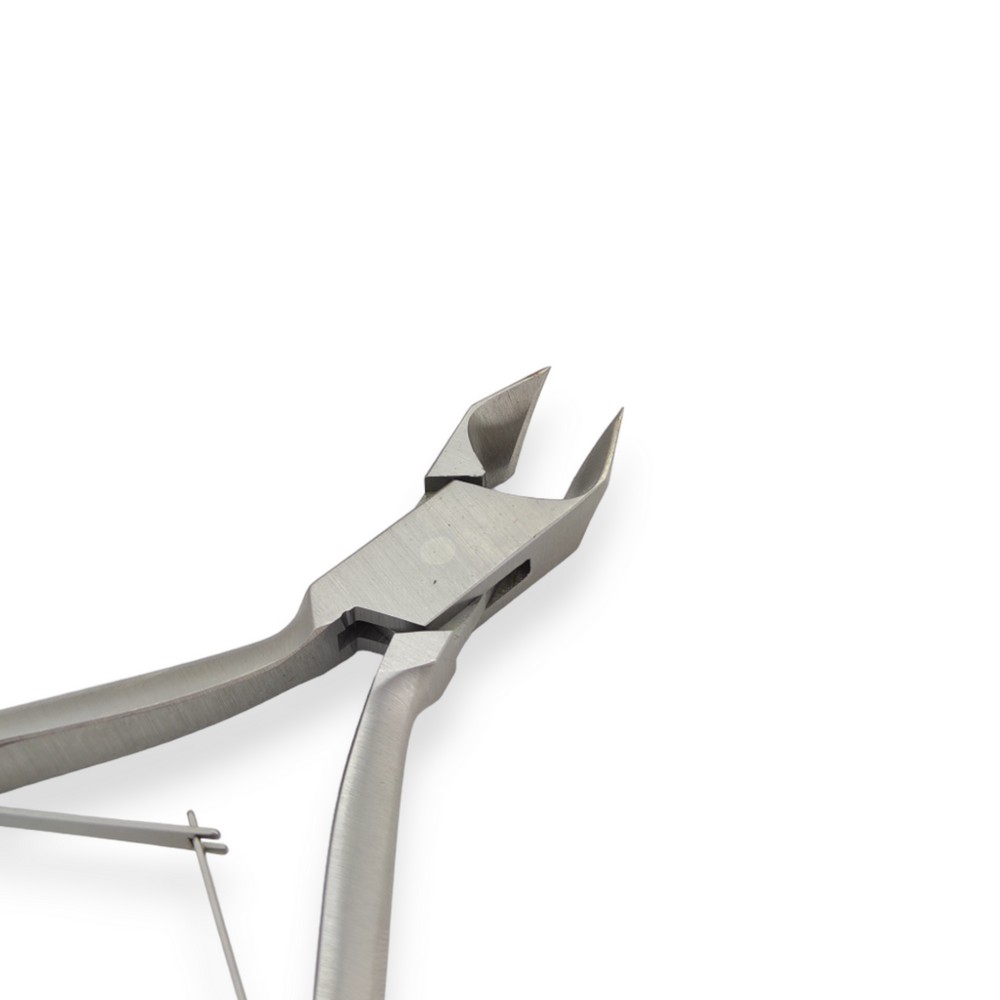 Инструменты для маникюра, педикюра и подологии